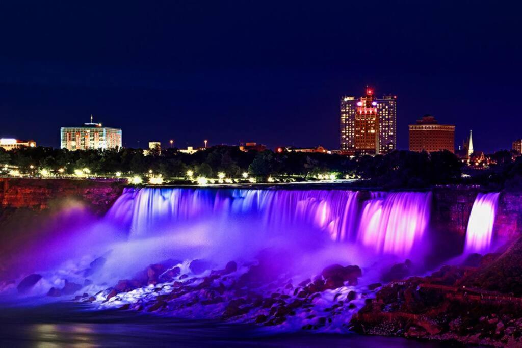 Exquisite, Bright & Modern Condo. Niagara Falls Eksteriør billede