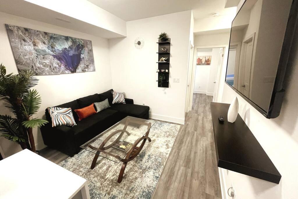 Exquisite, Bright & Modern Condo. Niagara Falls Eksteriør billede